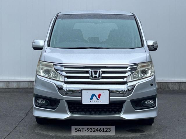 Honda e 2014-07 8342402-14