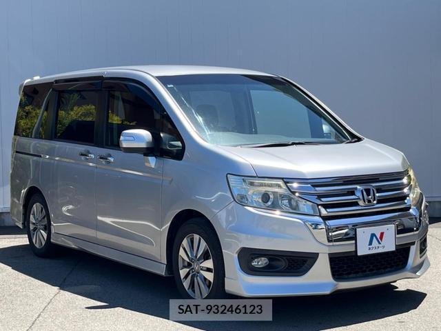 Honda e 2014-07 8342402-16