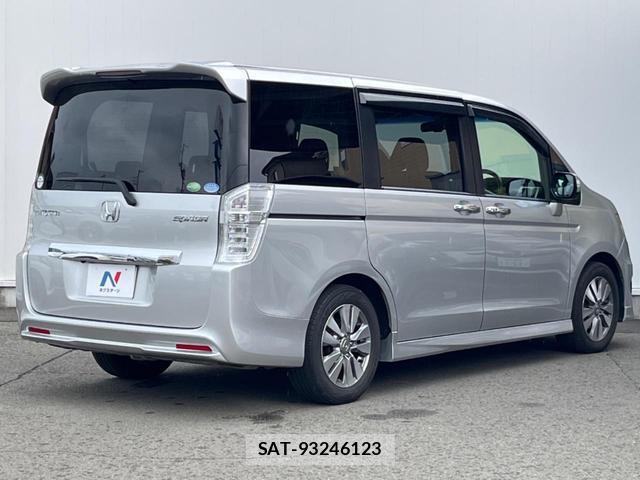 Honda e 2014-07 8342402-17