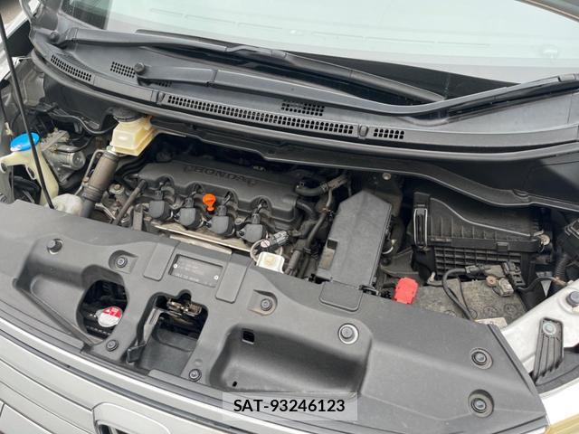 Honda e 2014-07 8342402-18