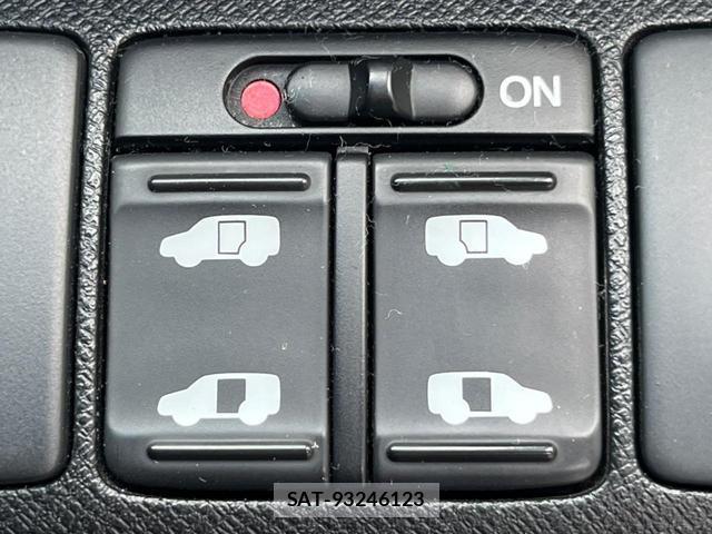 Honda e 2014-07 8342402-5