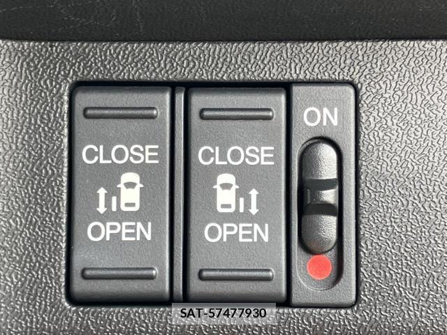 Honda e 2018-06 8342477-8