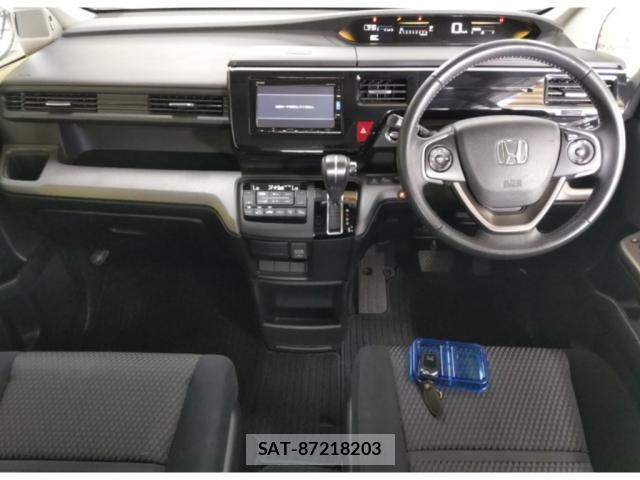 Honda e 2015-11 8342604-2