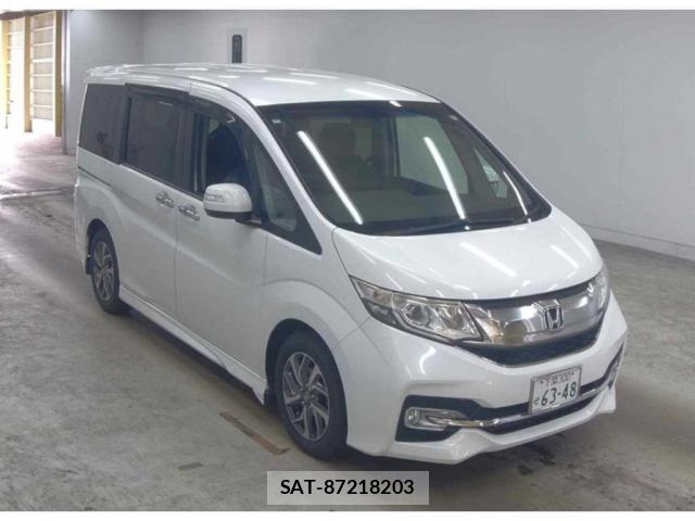 Honda e 2015-11 8342604-3