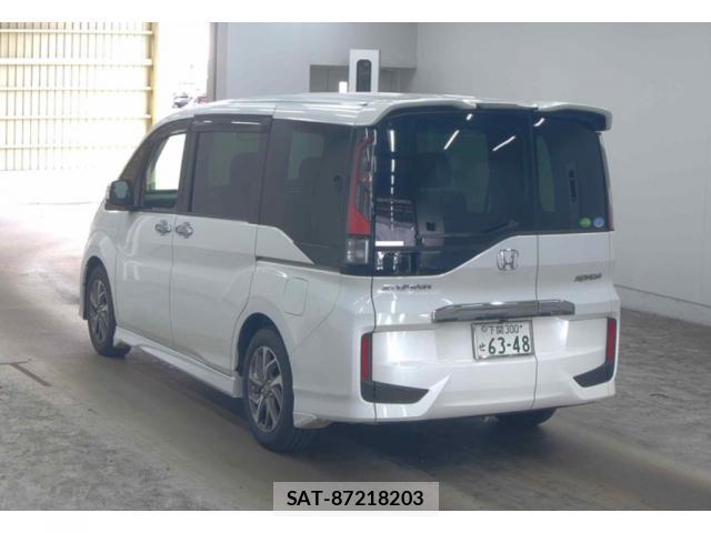 Honda e 2015-11 8342604-4