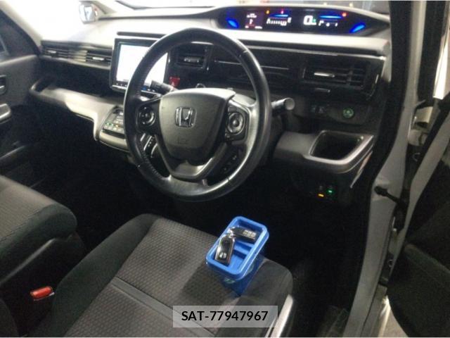 Honda e 2017-08 8342617-2