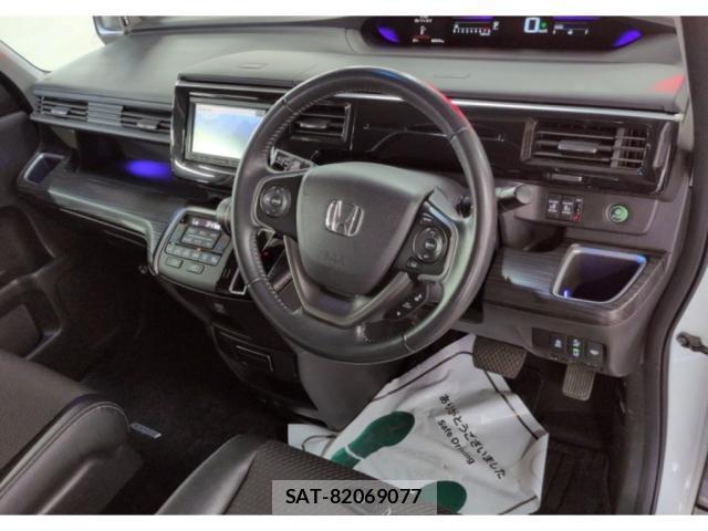 Honda e 2016-06 8342618-2