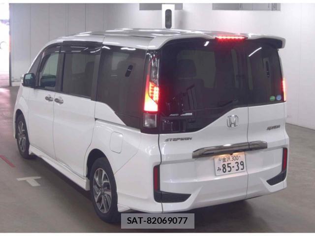 Honda e 2016-06 8342618-4