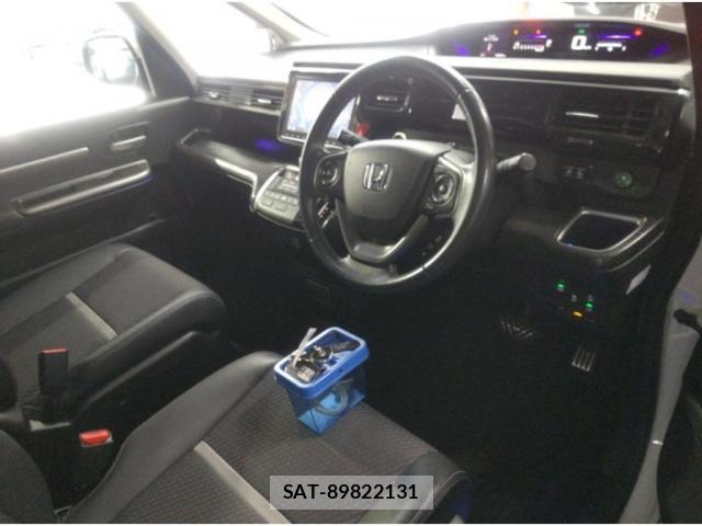 Honda e 2017-04 8342626-2