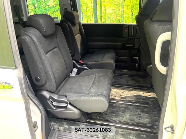 Honda e 2013-11 8342871-9