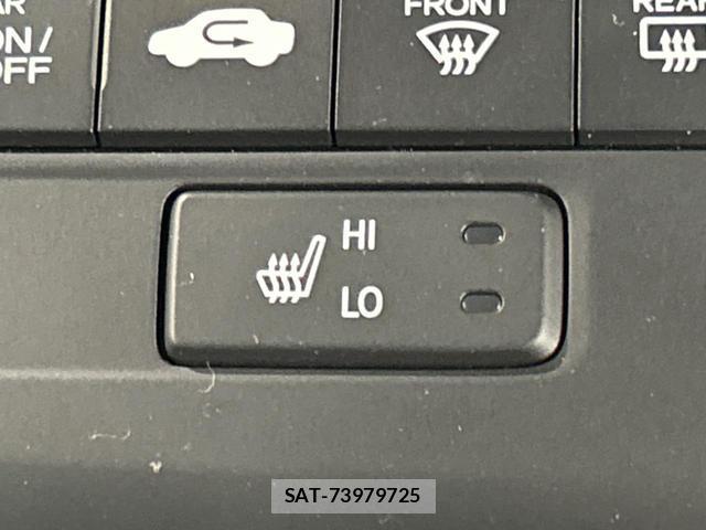 Honda e 2017-10 8343540-8