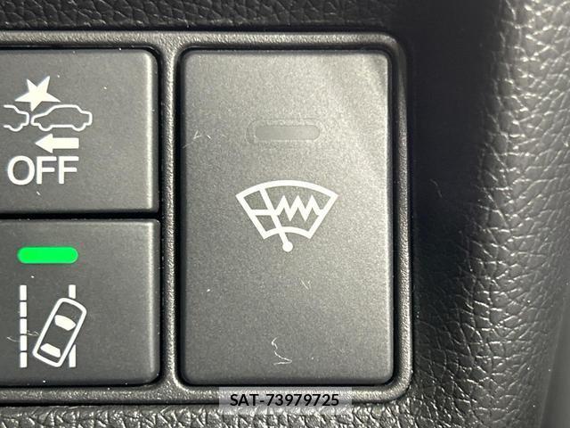 Honda e 2017-10 8343540-9