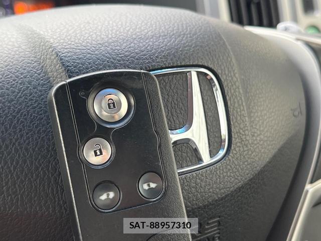 Honda e 2013-07 8344067-7