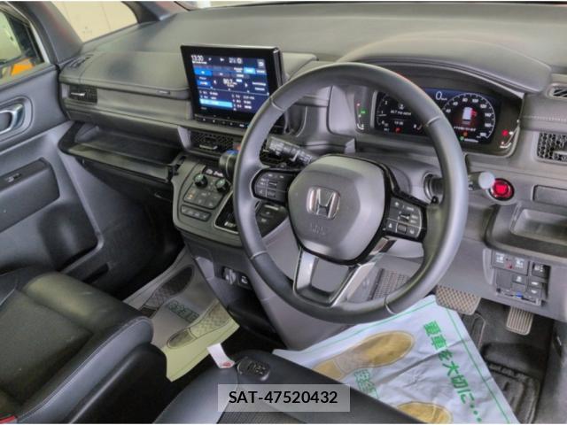 Honda e 2022-07 8342627-2