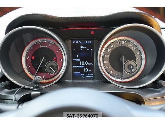 Suzuki SWIFT 2018-03 8343863-10
