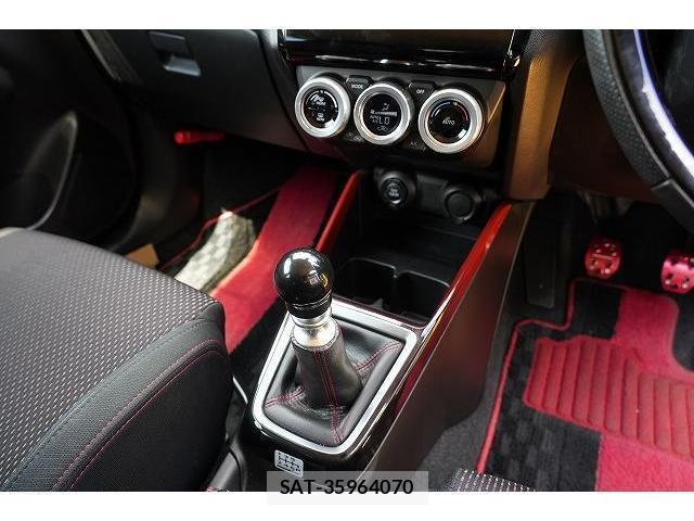Suzuki SWIFT 2018-03 8343863-11