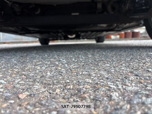 Suzuki SWIFT 2018-03 8342321-10