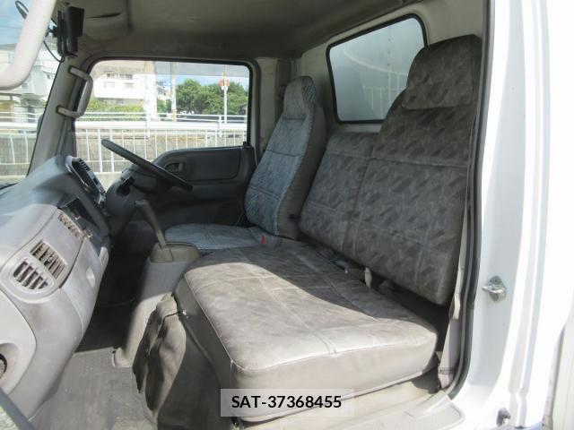 Mazda TITAN DASH 2004-08 8343747-8