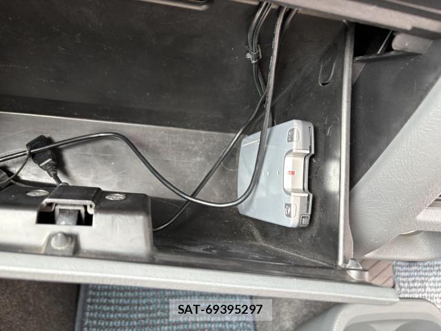 Mitsubishi TOWN BOX 2010-02 8342280-13