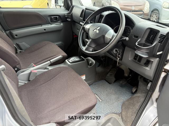 Mitsubishi TOWN BOX 2010-02 8342280-19