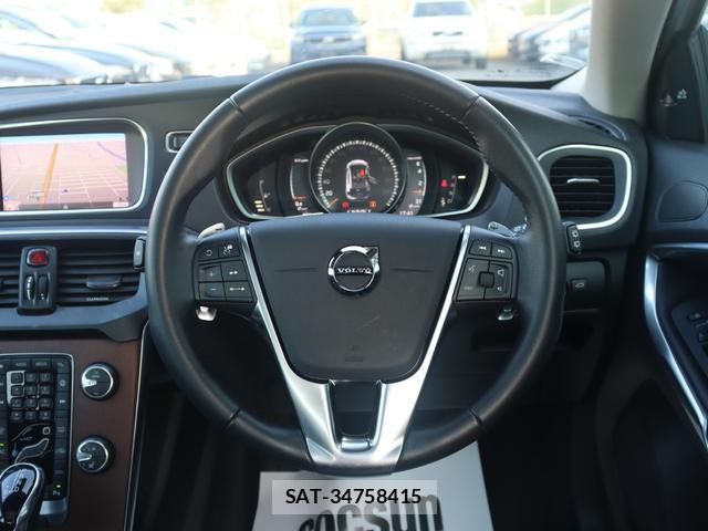 Volvo V40 2019-07 8342534-11