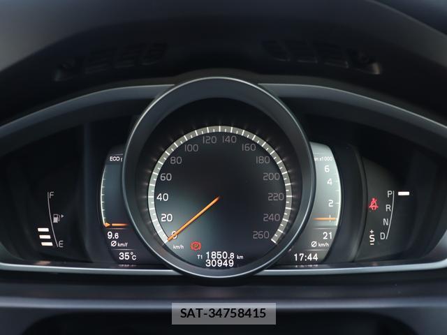 Volvo V40 2019-07 8342534-12