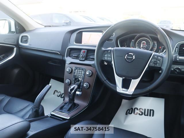 Volvo V40 2019-07 8342534-15