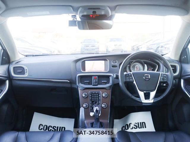 Volvo V40 2019-07 8342534-3