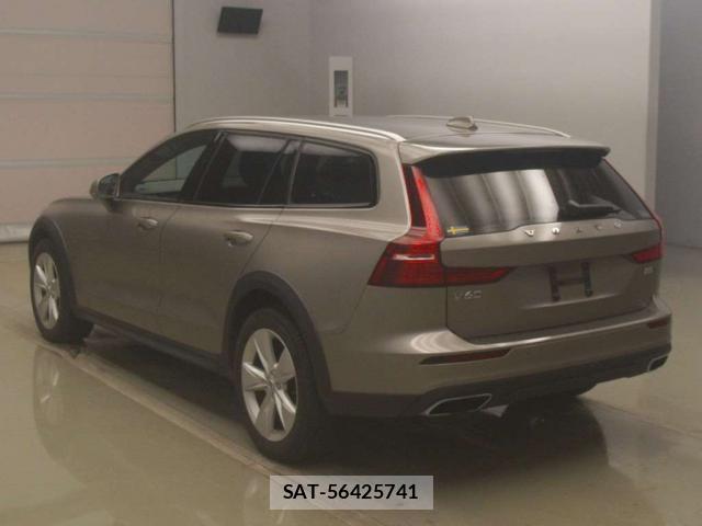 Volvo V60 2021-12 8343911-1