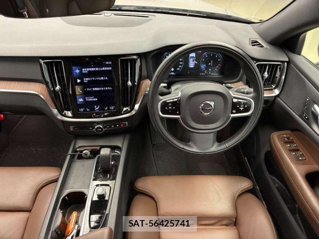 Volvo V60 2021-12 8343911-2