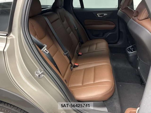 Volvo V60 2021-12 8343911-6