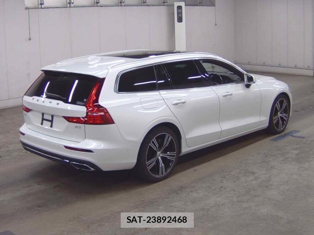 Volvo V60 2021-05 8343922-7