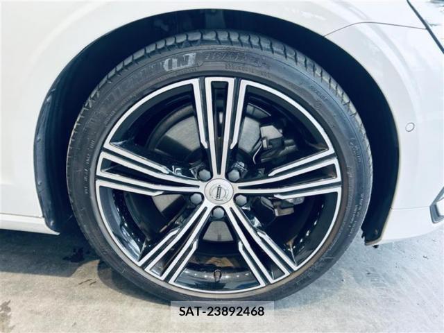 Volvo V60 2021-05 8343922-8
