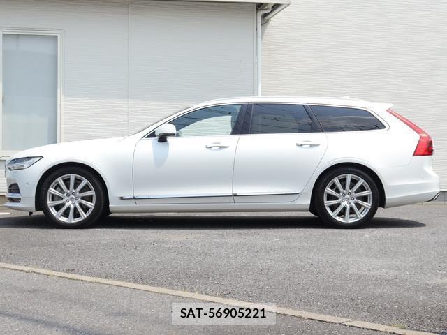 Volvo V90 2018-05 8342074-10