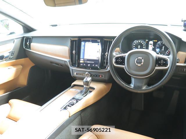 Volvo V90 2018-05 8342074-15