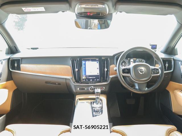 Volvo V90 2018-05 8342074-3