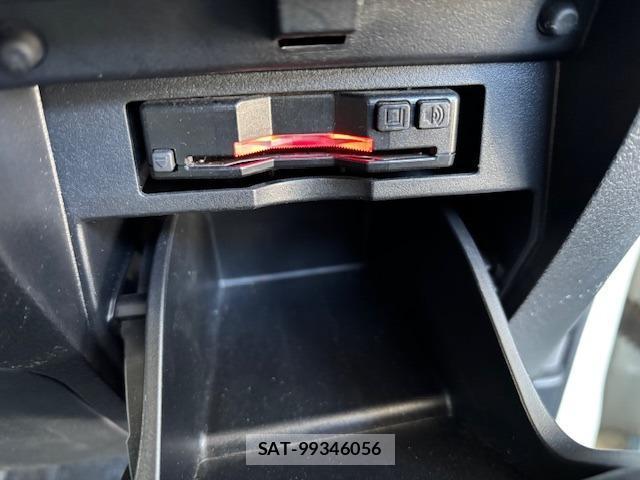 Toyota VELLFIRE 2018-10 8344322-8