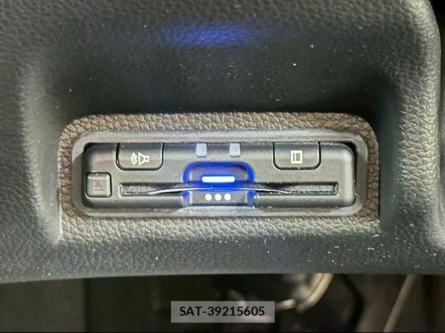 Honda VEZEL 2021-08 8343978-14