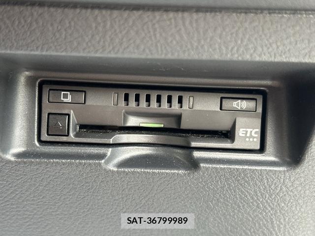 Toyota VITZ 2019-07 8342249-6