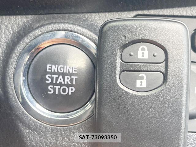 Toyota VITZ 2017-08 8343340-7