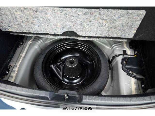 Toyota VITZ 2019-03 8344006-13