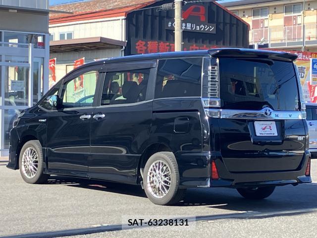 Toyota VOXY 2018-11 8342039-1