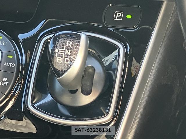 Toyota VOXY 2018-11 8342039-9