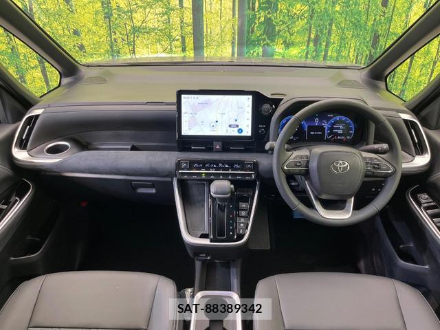 Toyota VOXY 2026-07 8342046-1