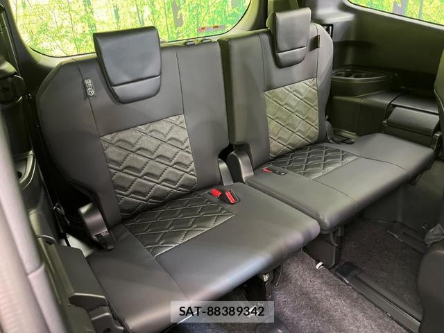 Toyota VOXY 2026-07 8342046-10
