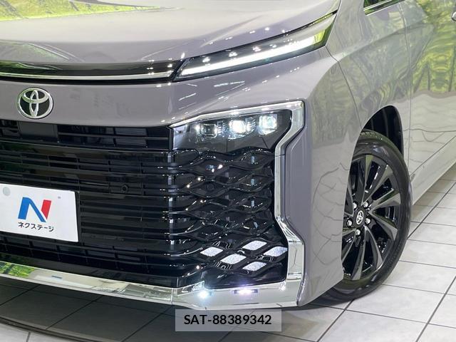 Toyota VOXY 2026-07 8342046-13