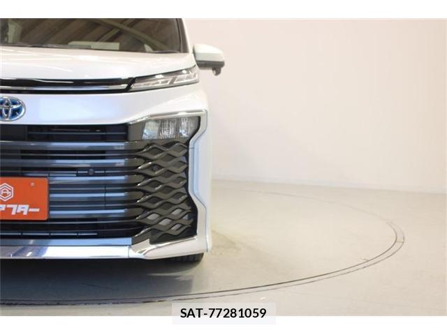 Toyota VOXY 2022-11 8342139-15