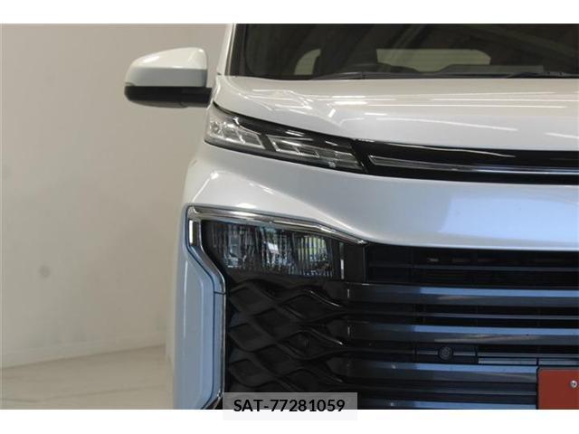 Toyota VOXY 2022-11 8342139-18