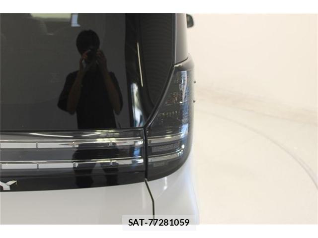 Toyota VOXY 2022-11 8342139-19
