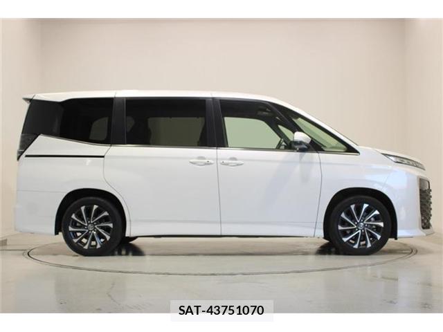Toyota VOXY 2022-10 8342141-12